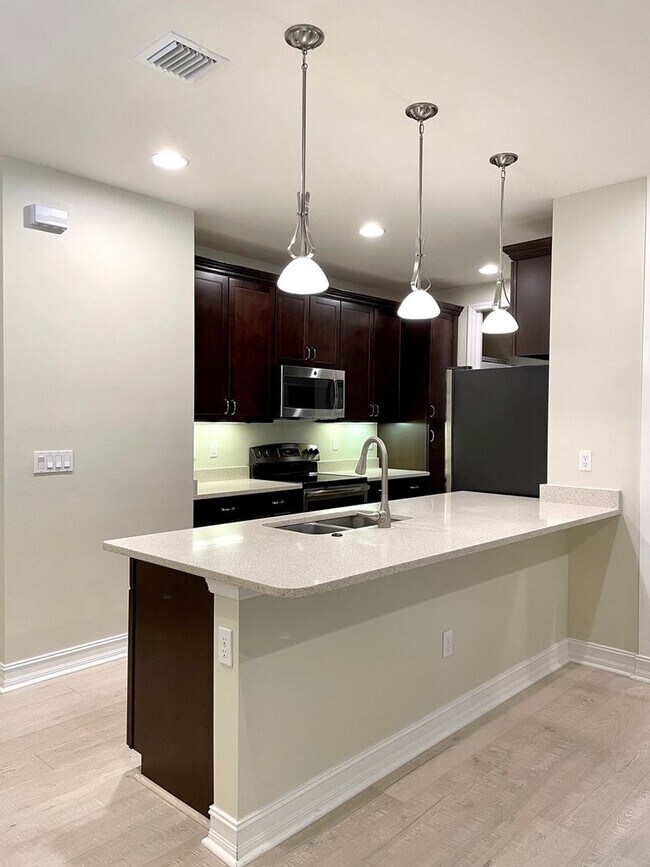 Foto del edificio - ***BRISTOL PINES***3 BEDS/ 2 BATHS***2-CAR...