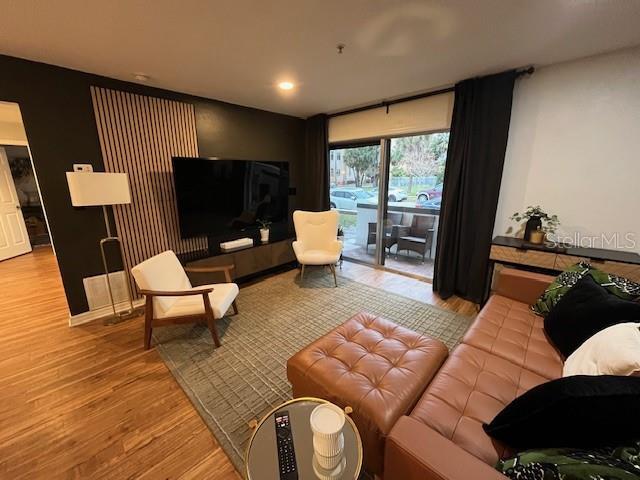Foto del edificio - 406 S Cedar Ave
