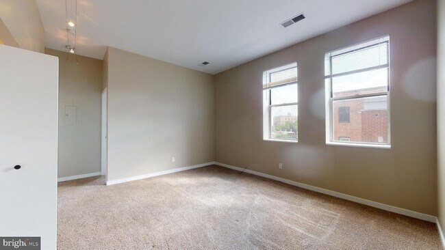 Foto del edificio - 2611 Adams Mill Rd NW