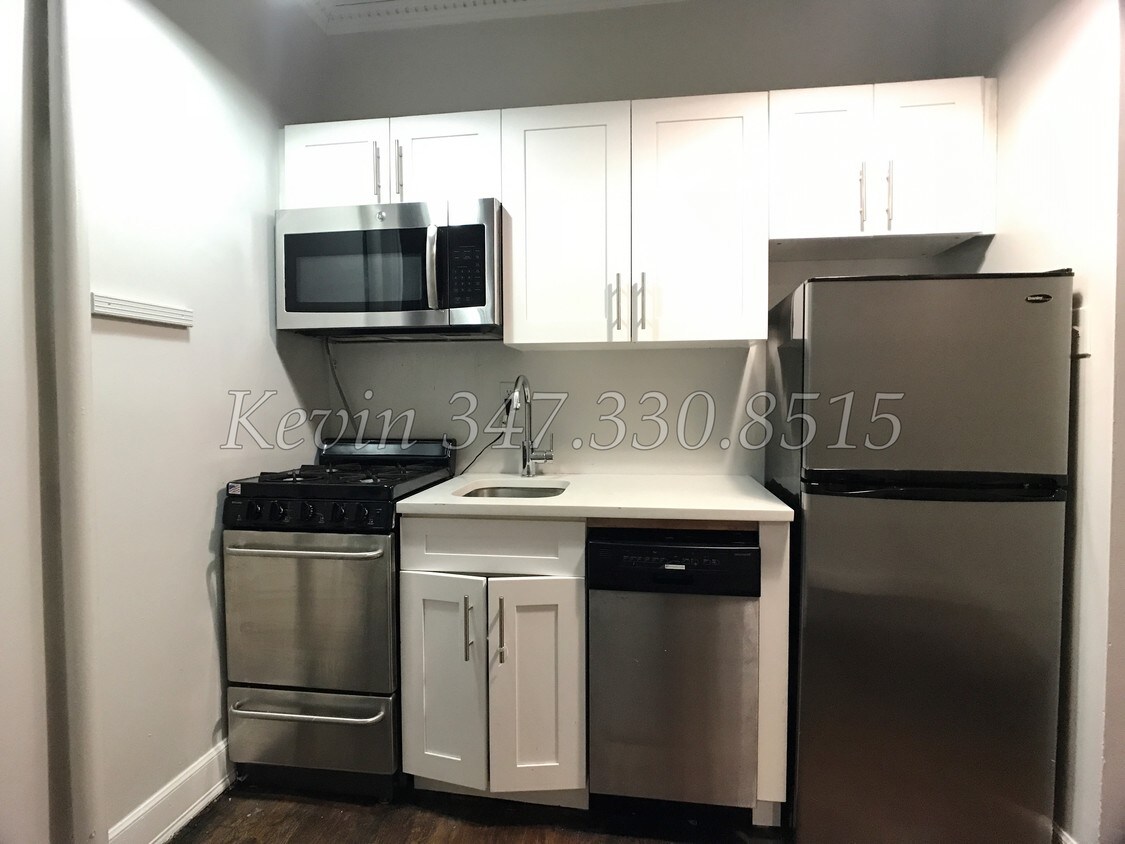 Primary Photo - 70 W 109th St