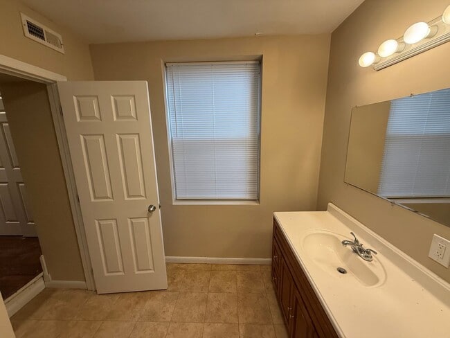 Foto del edificio - 4015 Lancaster Ave