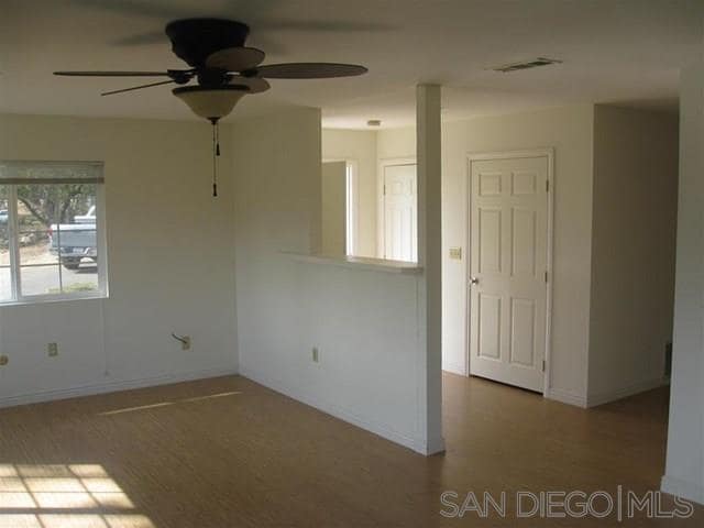 Building Photo - 463 Vale View Dr