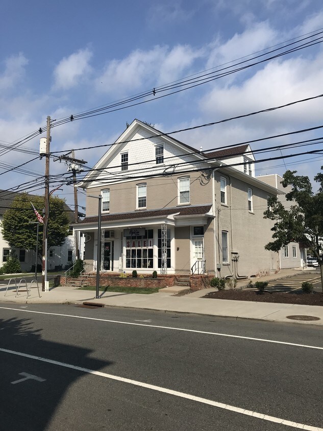 Foto principal - 387 Millburn Ave