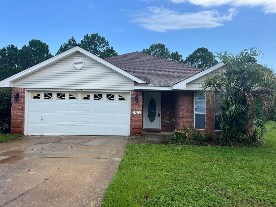 Foto principal - Located in the gated community of Parker's...