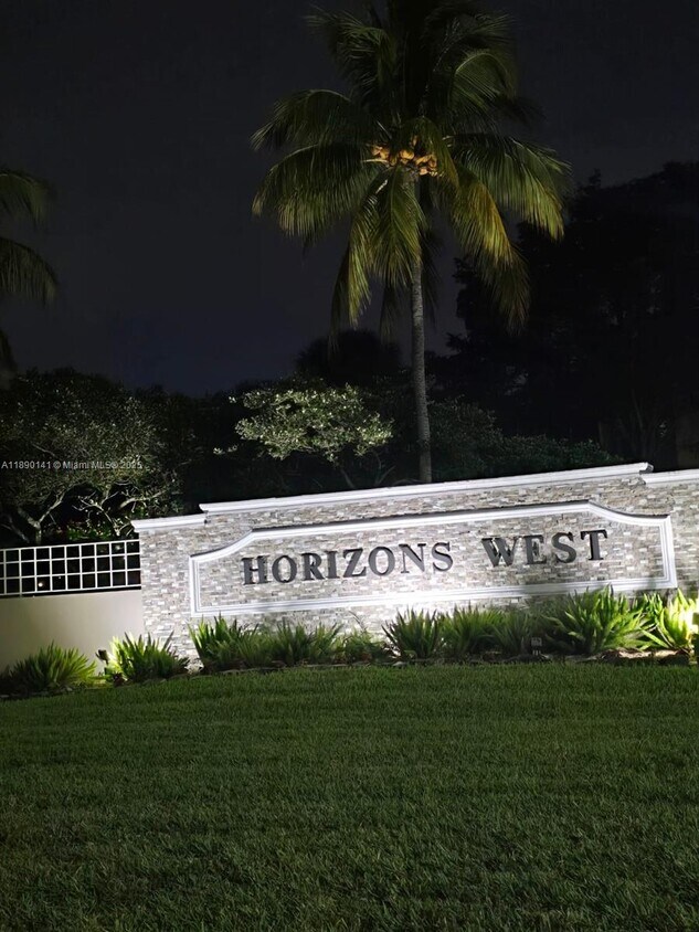 Foto principal - 8400 SW 133rd Avenue Rd