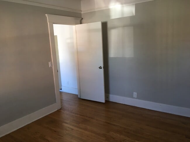 Foto del edificio - 244 W 49th St