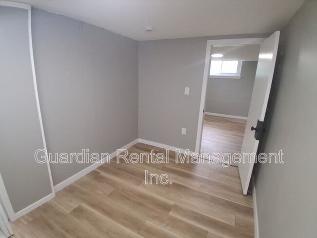 Building Photo - 300 Van Horne St