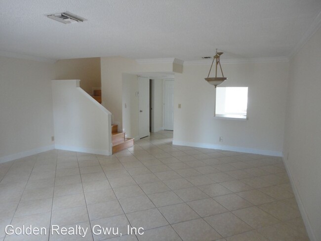 Building Photo - 3 br, 2.5 bath Apartment - 4121 NW 9th Ave #3