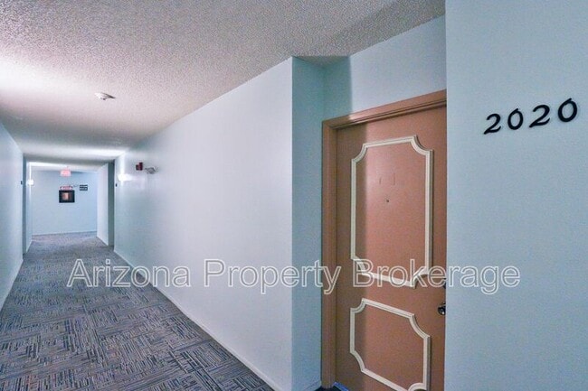 Foto del edificio - 3033 E Devonshire Ave