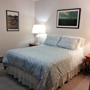 Lower level queen bedroom - 1225 Becky Mountain Road