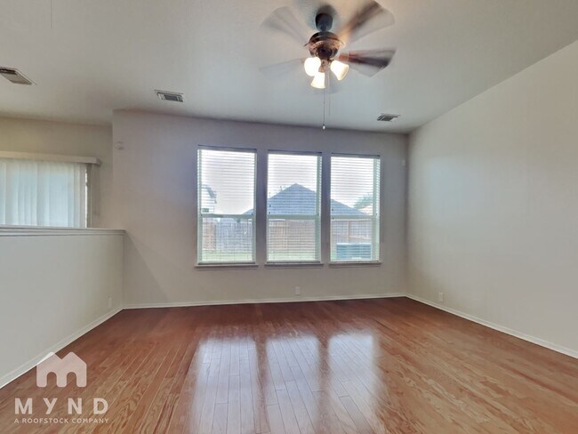 Foto del edificio - 3002 Edgewick Elm St