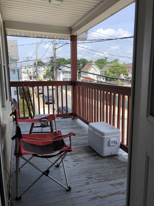 Primary Photo - 120 Holton St