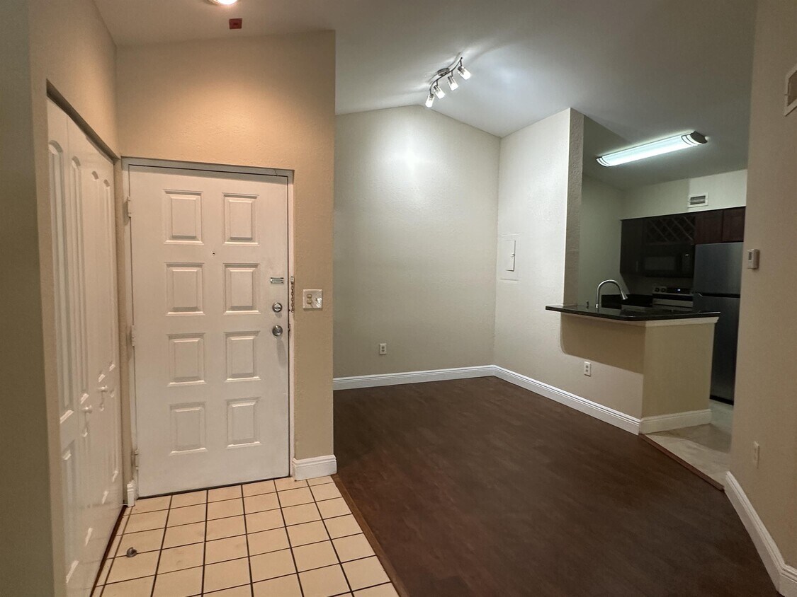 Photo - 2831 N Oakland Forest Dr (Oakland Park, FL)