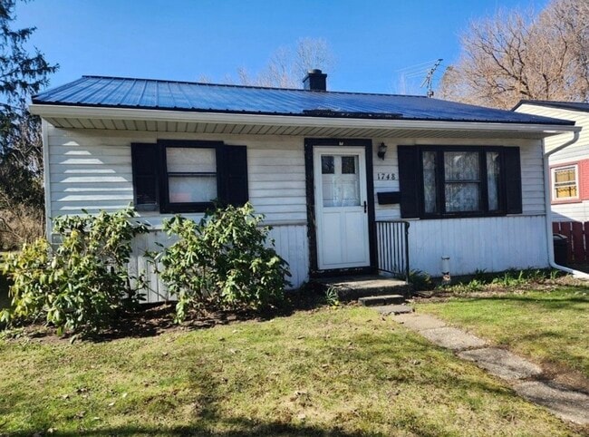 Building Photo - 1748 W 15th St