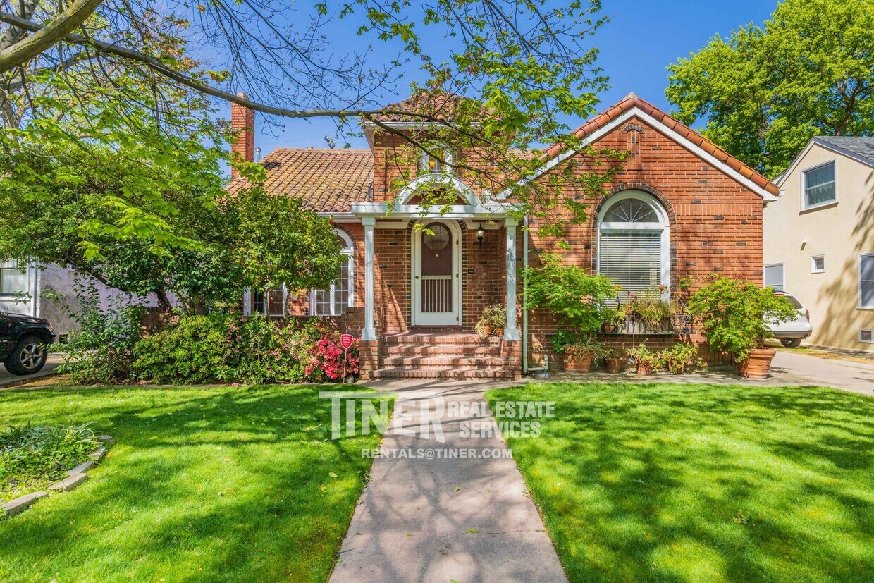 Primary Photo - Stunning Craftsman East Sacramento Beauty!