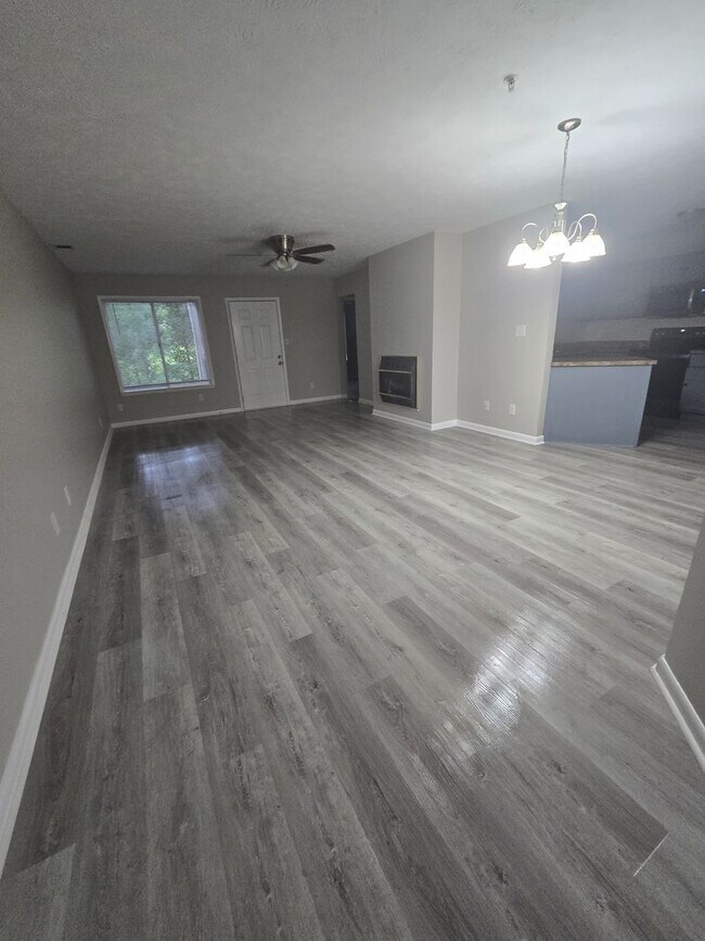 Building Photo - 3375 Galleria Dr