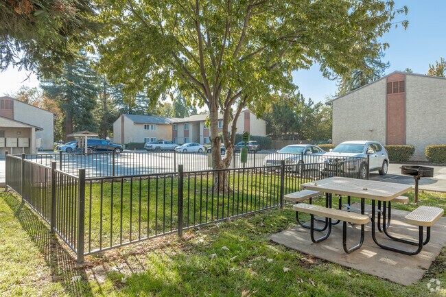 Parque para perros - Acacia Apartments