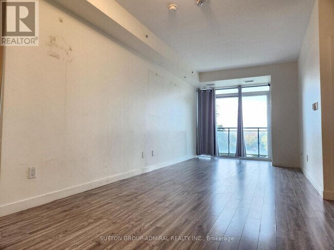 Photo du bâtiment - 128 King St N