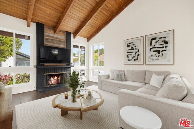 Foto del edificio - 1329 Avenida de Cortez