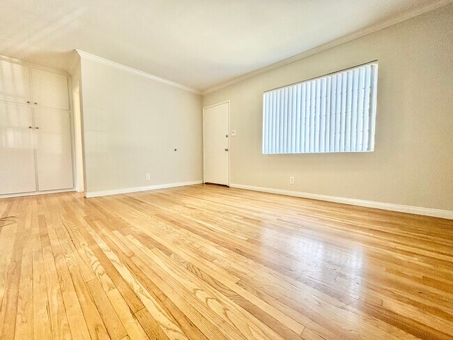 Foto del edificio - 5610 Gentry Ave Valley Village, CA 91607