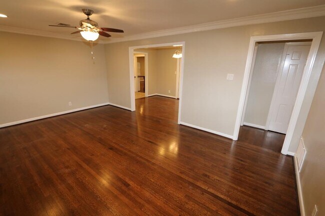 Building Photo - 5338 Schumacher Ln