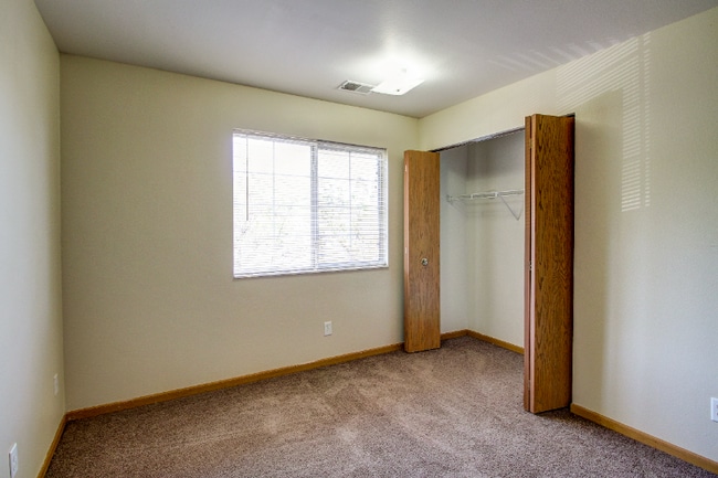 Building Photo - 3441 Haleh Cir SE