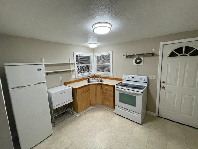 Building Photo - 2109 11th St
