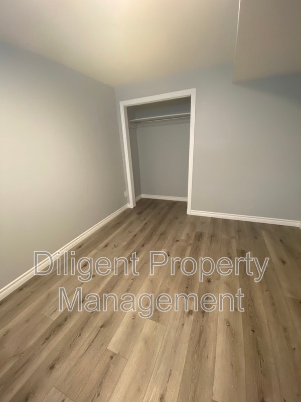 Photo du bâtiment - 260 Lansdowne St W