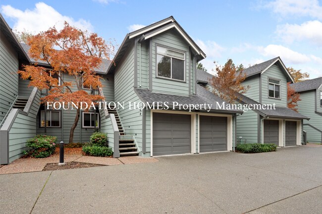 Building Photo - Spacious, Updated 3bd/2ba upper unit on Ta...