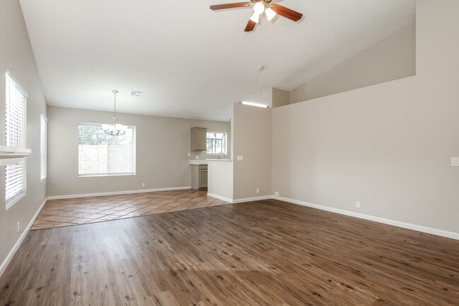 Foto del edificio - 10012 N 66th Dr