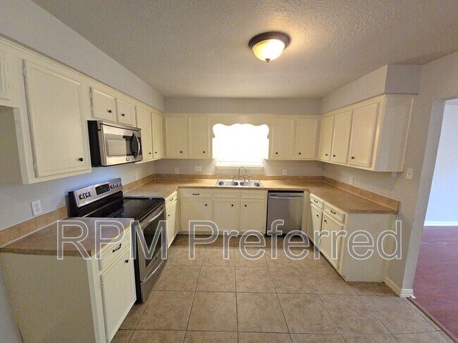 Foto del edificio - 1006 Poppets Way