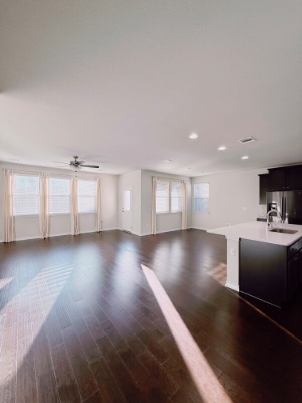 Foto del edificio - 7517 Saginaw Dr