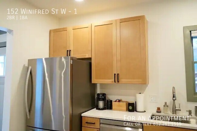 Foto del edificio - 152 Winifred St W