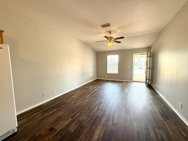 Building Photo - 2417 Rustic Dr