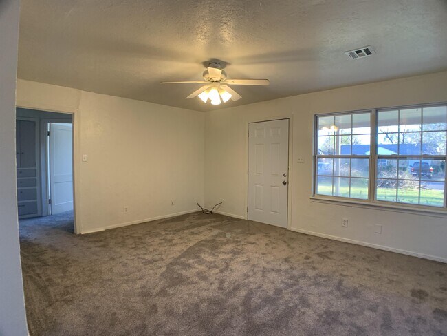 Photo - 409 W Himes St House