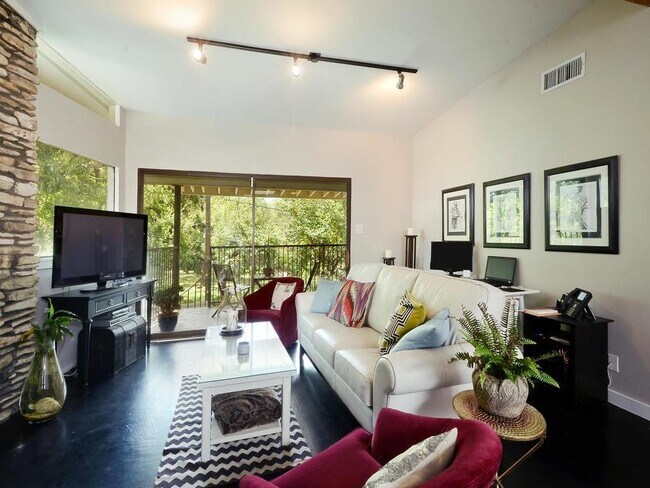 Foto del edificio - 2308 Enfield Rd