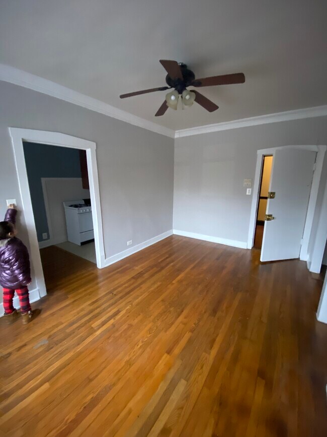 Building Photo - 4354 N Elston Ave