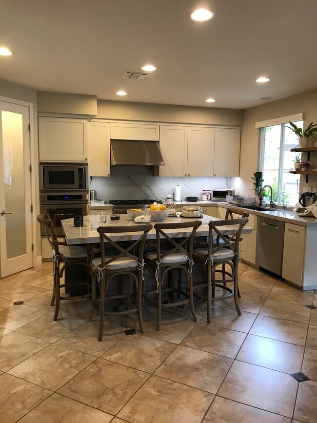Foto del edificio - 546 Old Trail Dr
