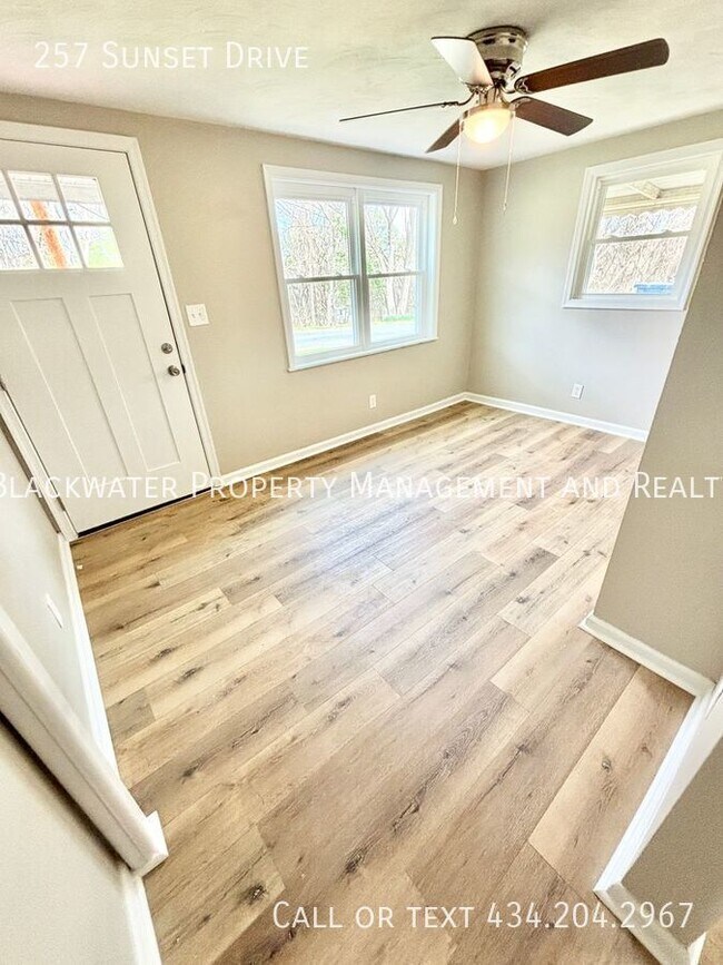 Photo - 257 Sunset Dr House