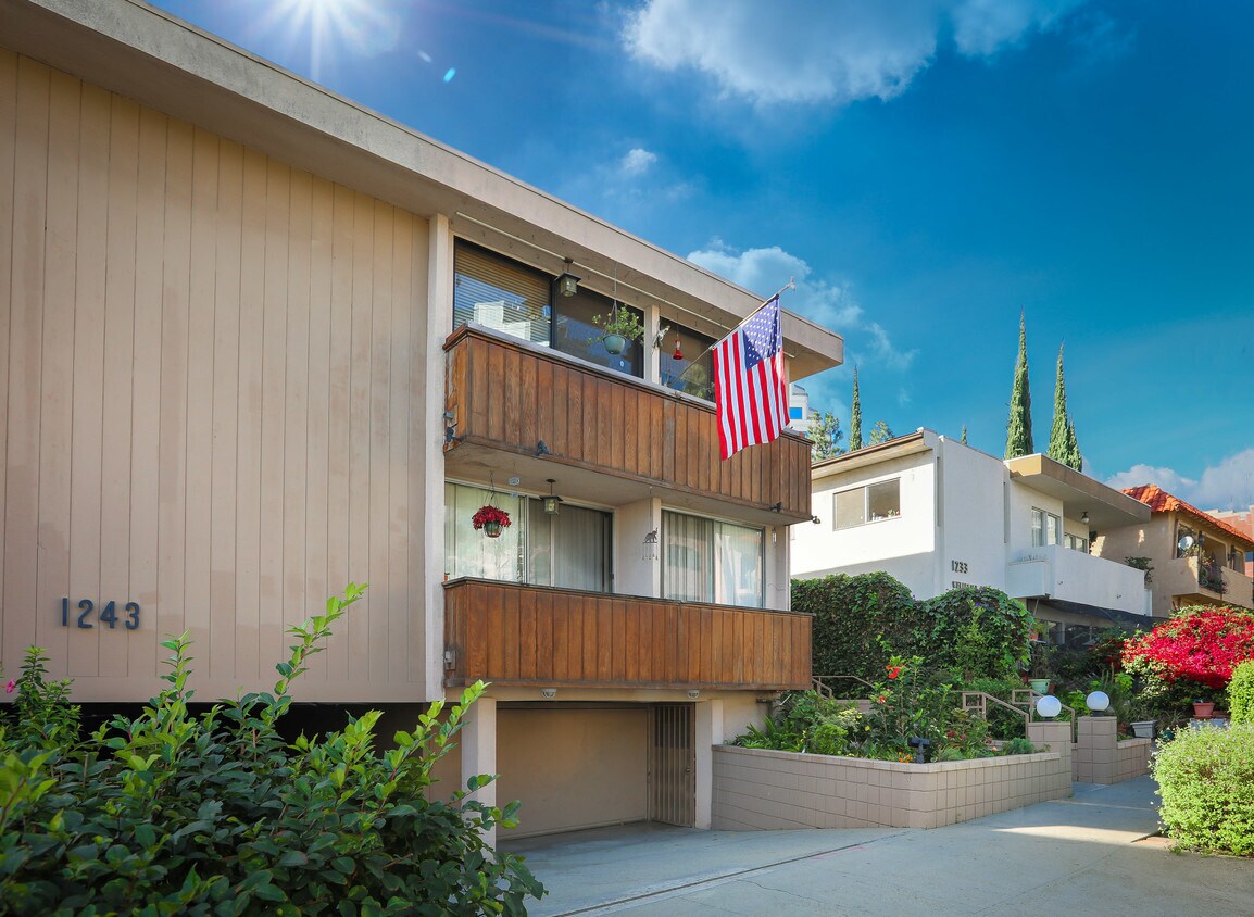 1243 Wellesley Ave, Los Angeles, CA 90025 Apartments in Los Angeles