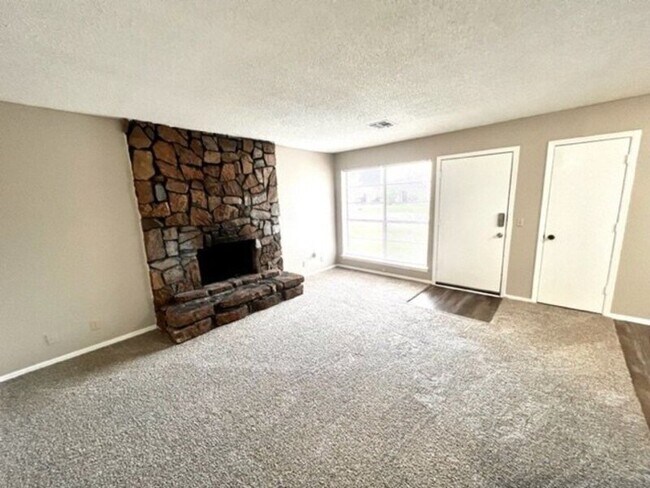 Foto del edificio - 8213 N 117th E Ave