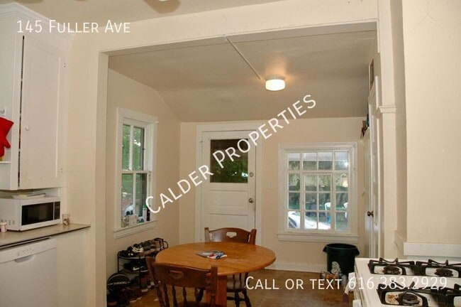 Foto del edificio - 145 Fuller Ave SE