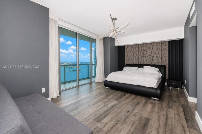 Foto del edificio - 465 Brickell Ave