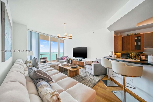 Foto del edificio - 100 South Pointe Dr