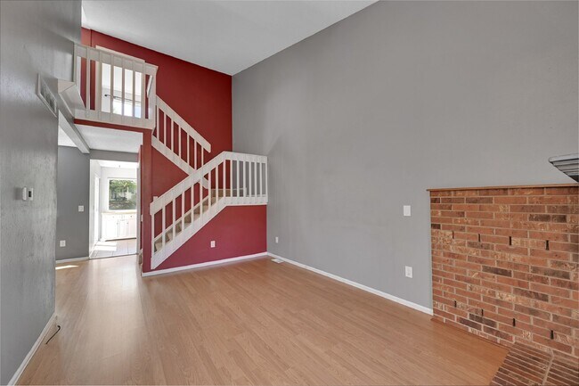 Foto del edificio - $2,800 - 3 Bed,  2.5 Bath Townhome in Arva...