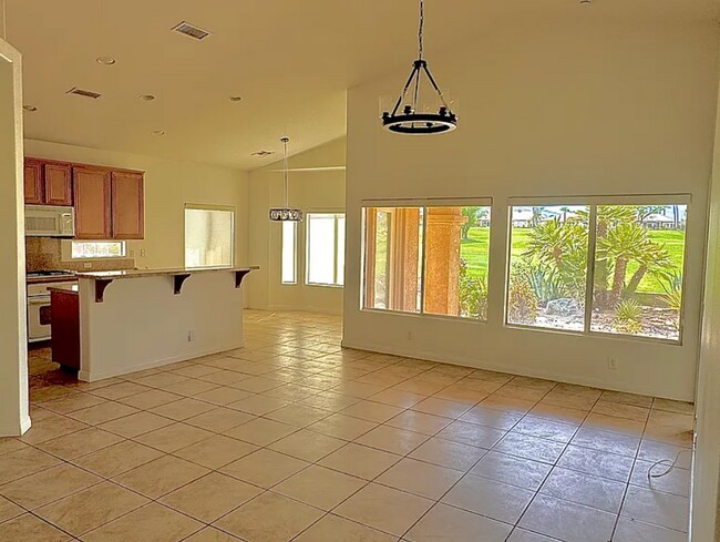 Foto del edificio - 45385 Big Canyon St