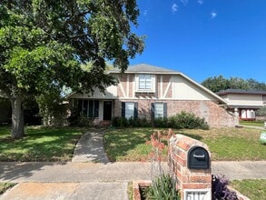 Building Photo - 5117 Royalton Dr