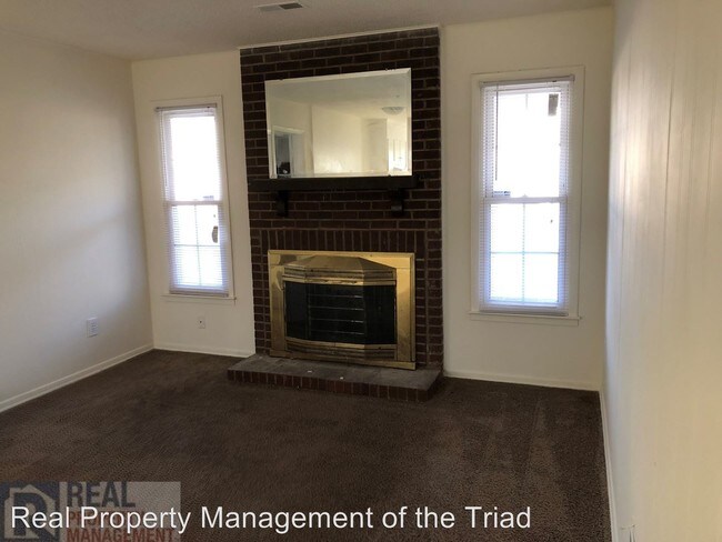 Building Photo - 3 br, 1.5 bath House - 2804 Lamroc Road