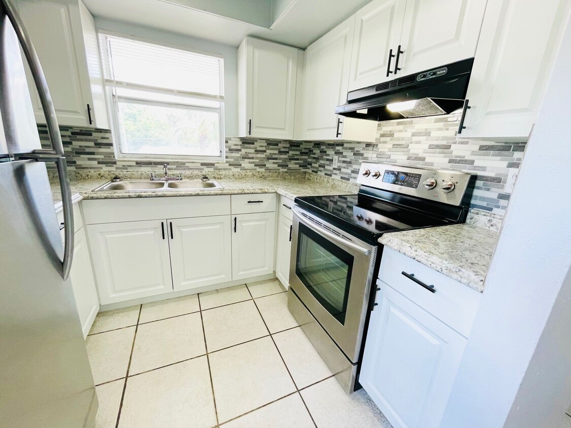 830 W Beacon Rd Unit 4, Lakeland, FL 33803 Apartments in Lakeland, FL