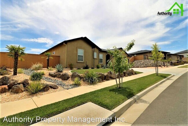Foto del edificio - 4 br, 3 bath House - 463 Belvedere Dr.